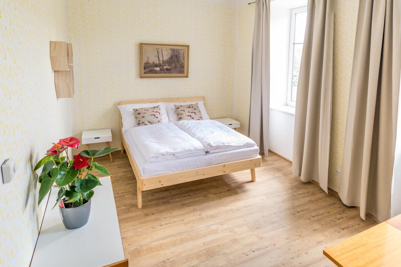 U Cmelaku Hotell Červená Voda Exteriör bild