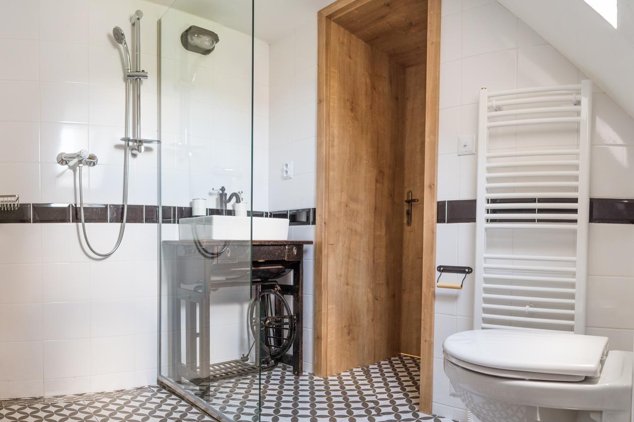 U Cmelaku Hotell Červená Voda Exteriör bild