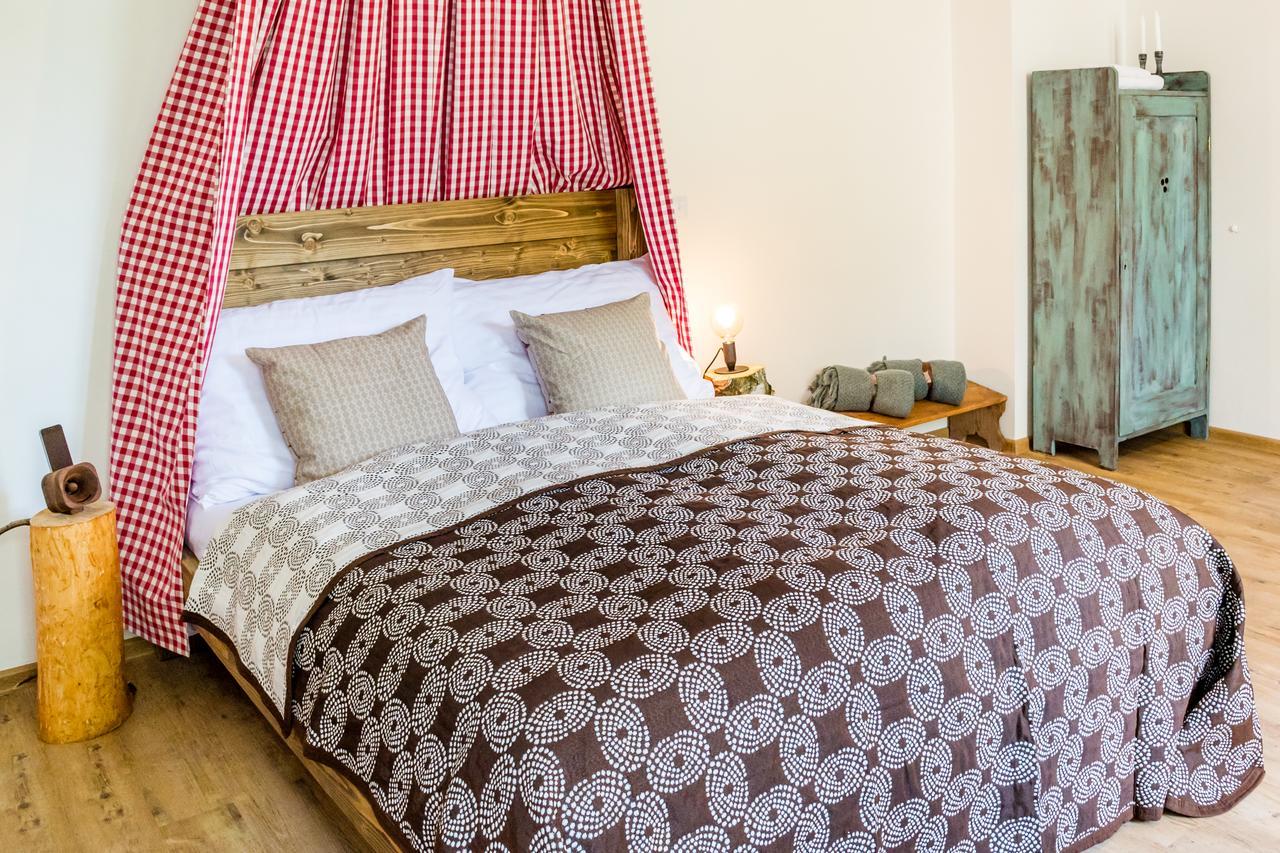 U Cmelaku Hotell Červená Voda Exteriör bild
