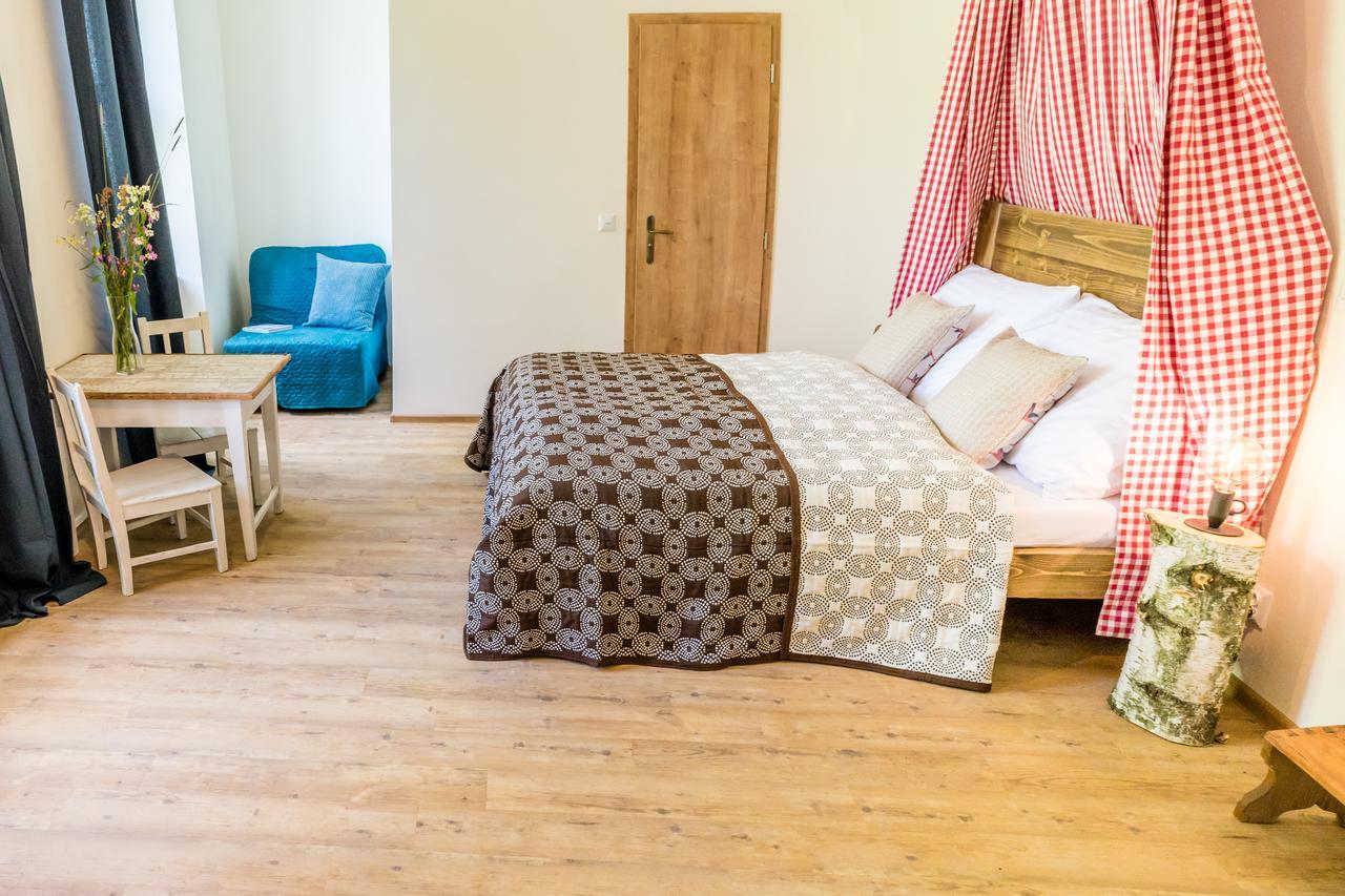 U Cmelaku Hotell Červená Voda Exteriör bild