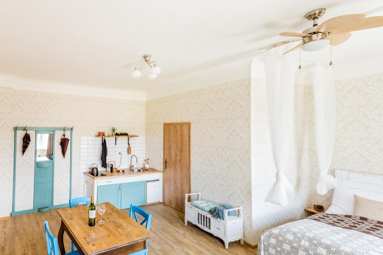 U Cmelaku Hotell Červená Voda Exteriör bild
