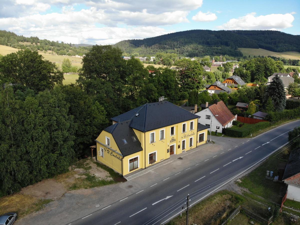 U Cmelaku Hotell Červená Voda Exteriör bild